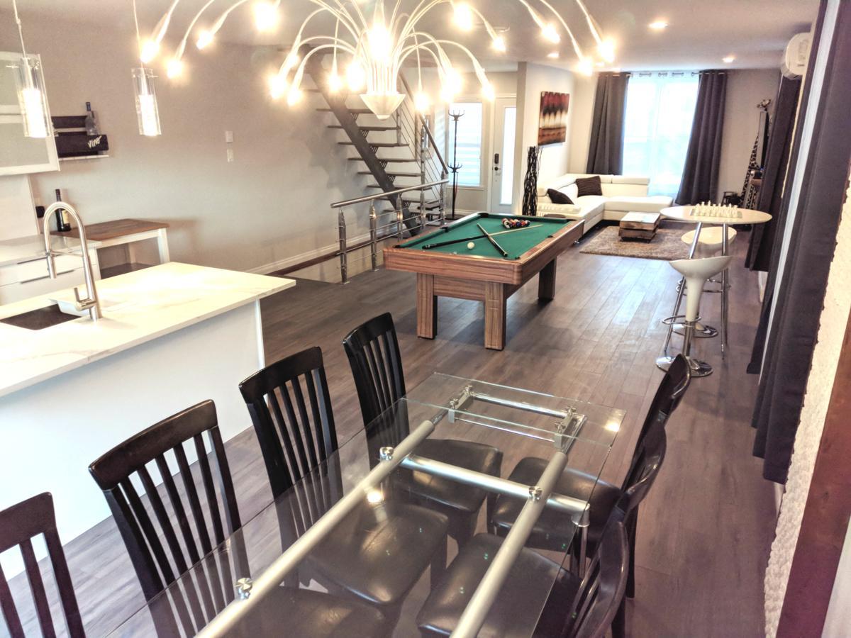 Holiday home Modern Townhouse With Rooftop Deck
