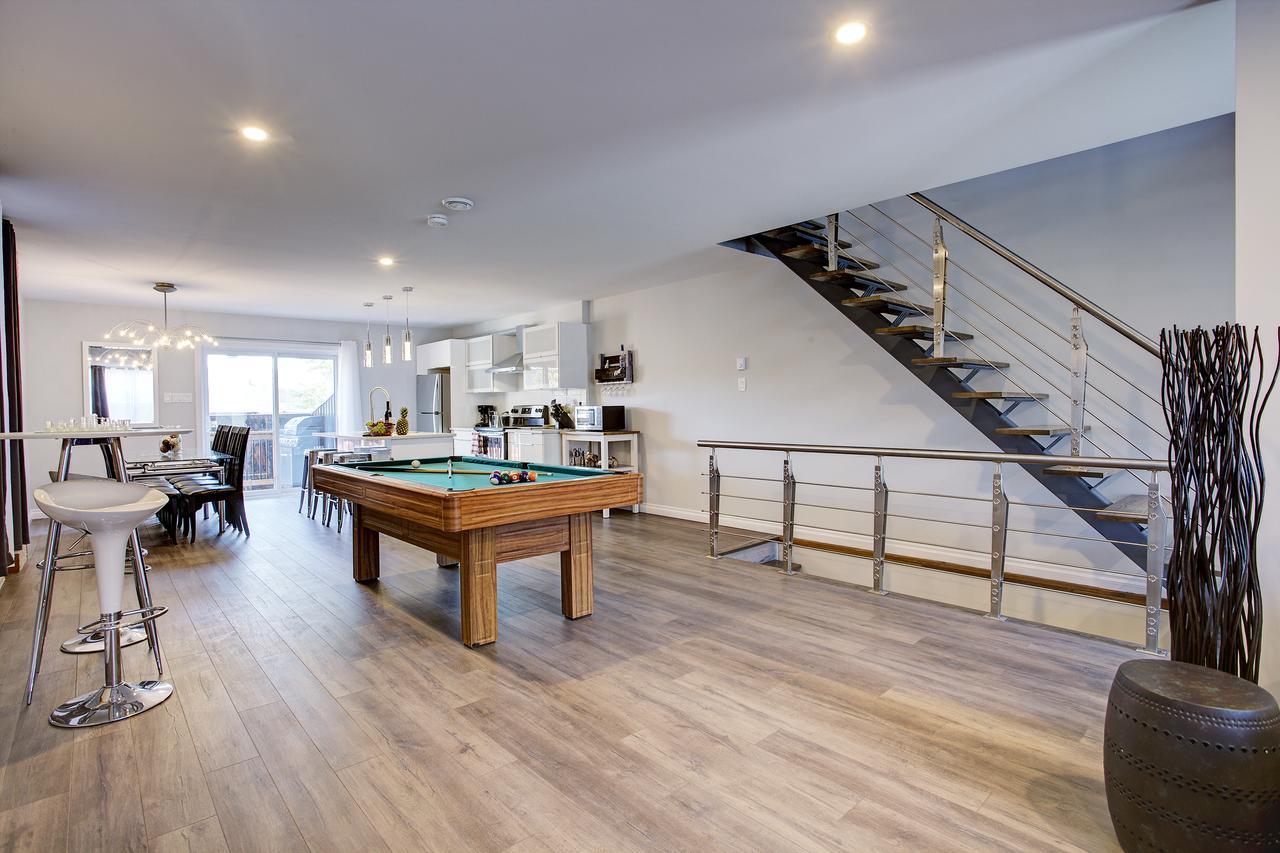 Modern Townhouse With Rooftop Deck *