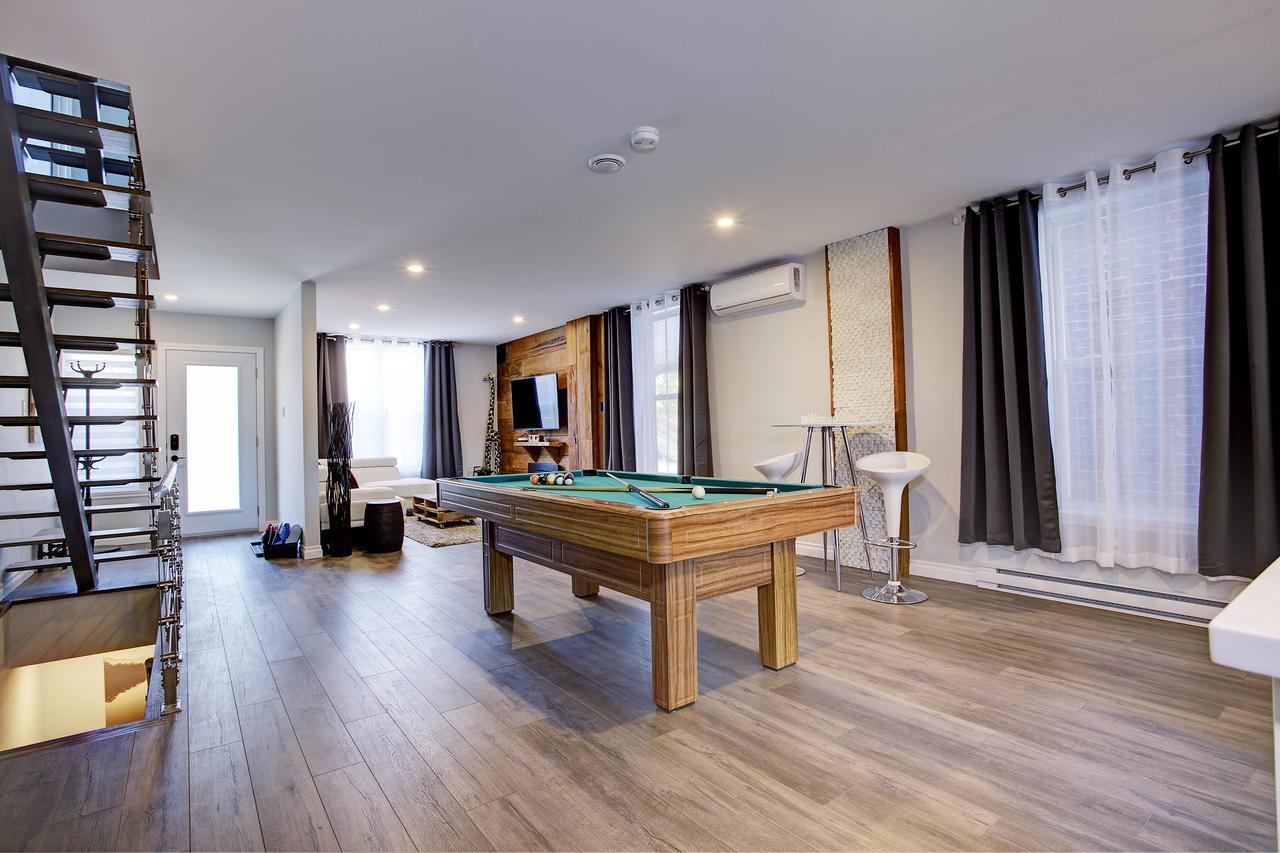 Modern Townhouse With Rooftop Deck Holiday home